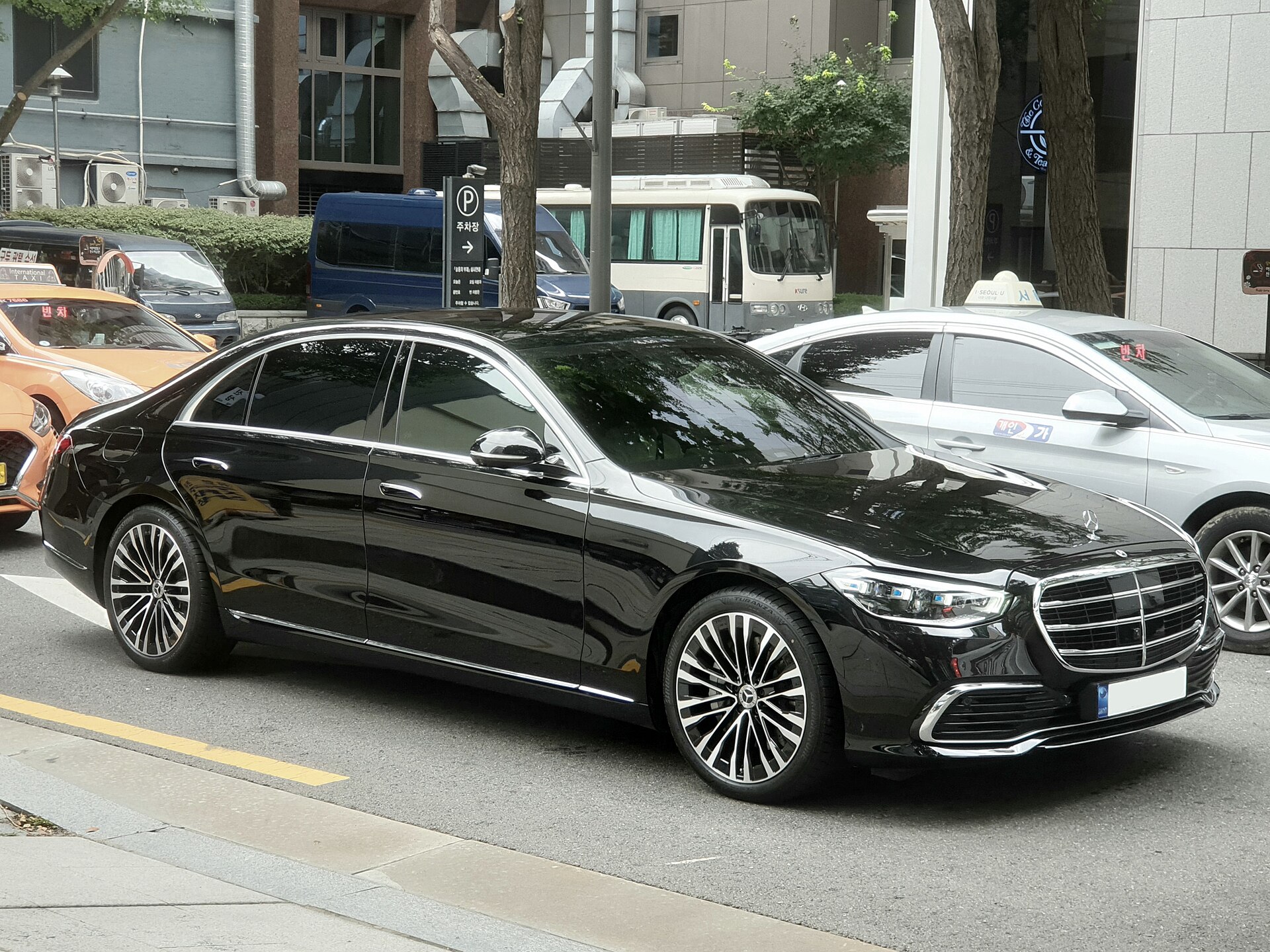 Mercedes-Benz S-Class (S580) — photo 1 of 1